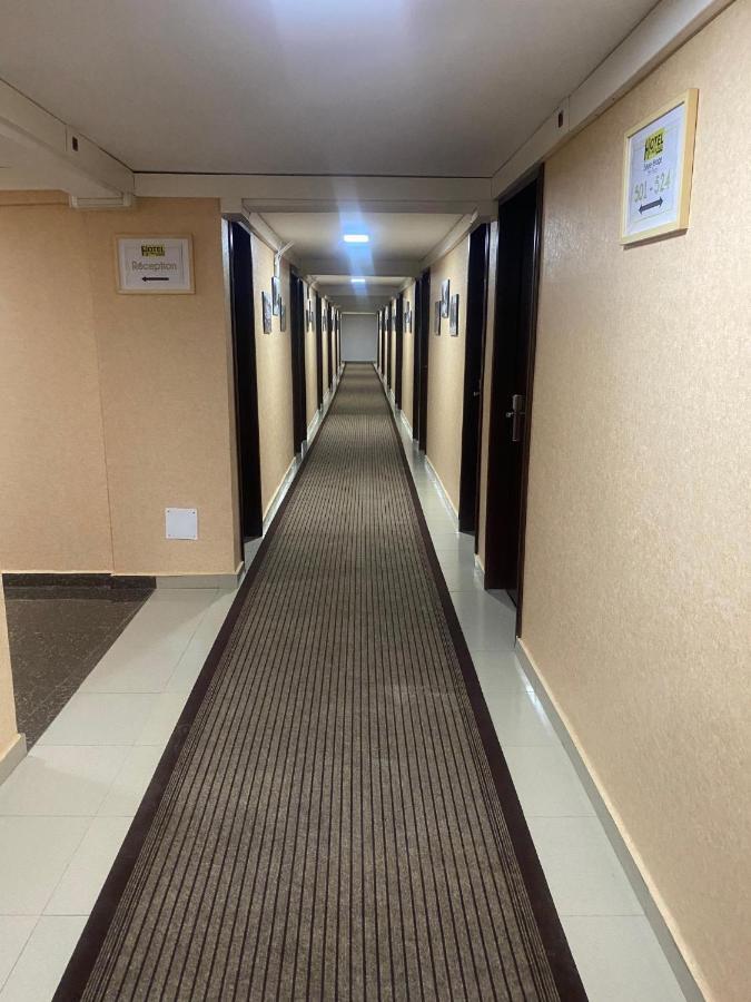Hotel Le Pousse Pousse アンタナナリボ エクステリア 写真